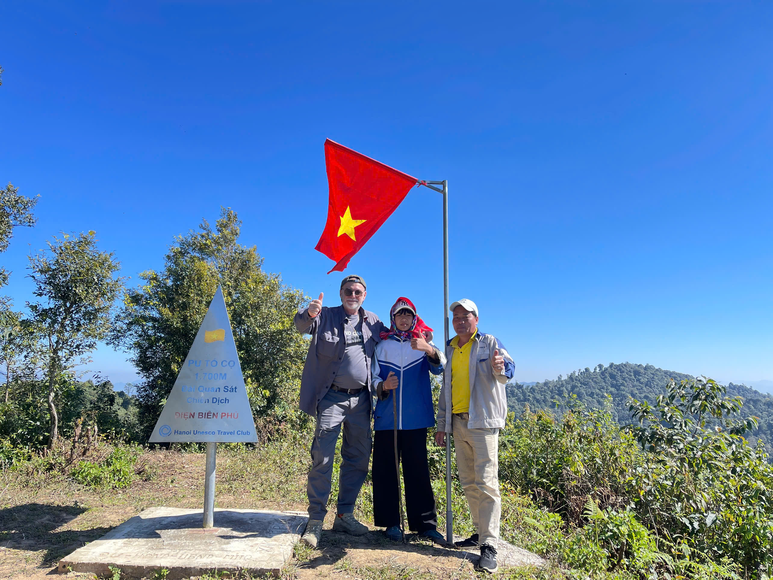 Đoàn Frontier tại điểm cao Pú Tó Cọ 1.700m
