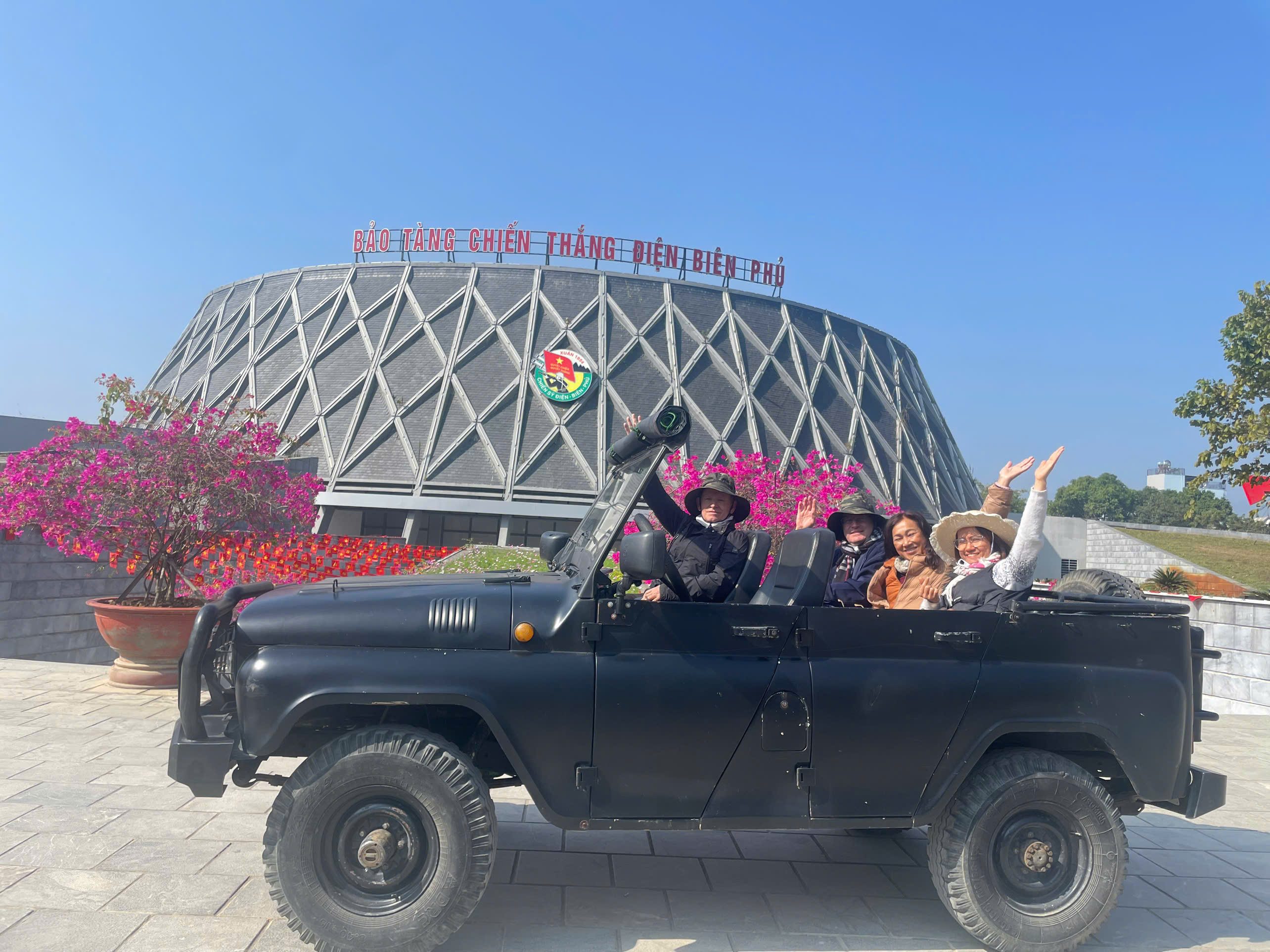 Jeep Frontier tại Bảo tàng Chiến thắng Điện Biên Phủ
